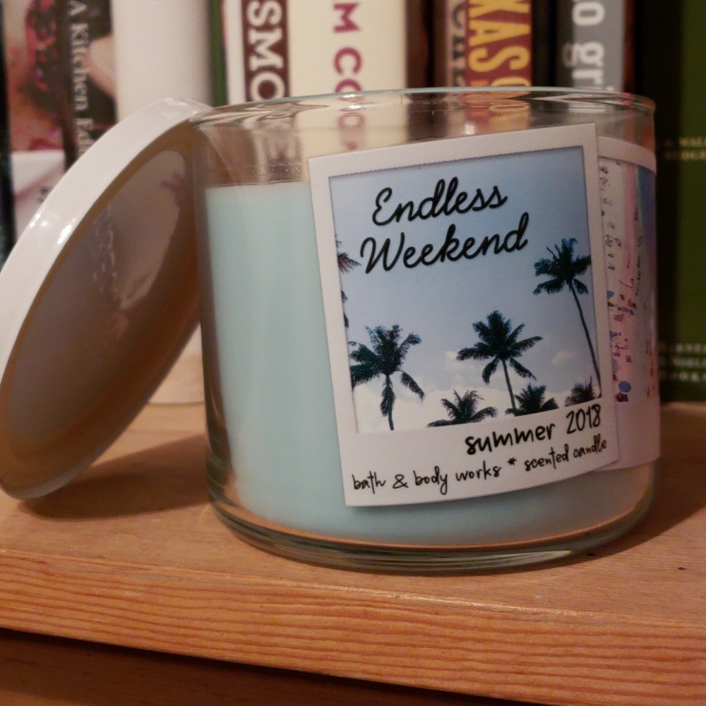 Endless Weekend Candle